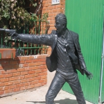Escultura de pistolero